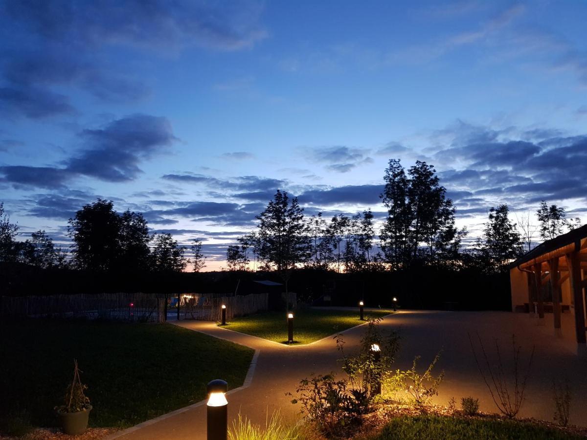 La Pause O Logis Hotel Saint-Laurent-du-Jura Buitenkant foto
