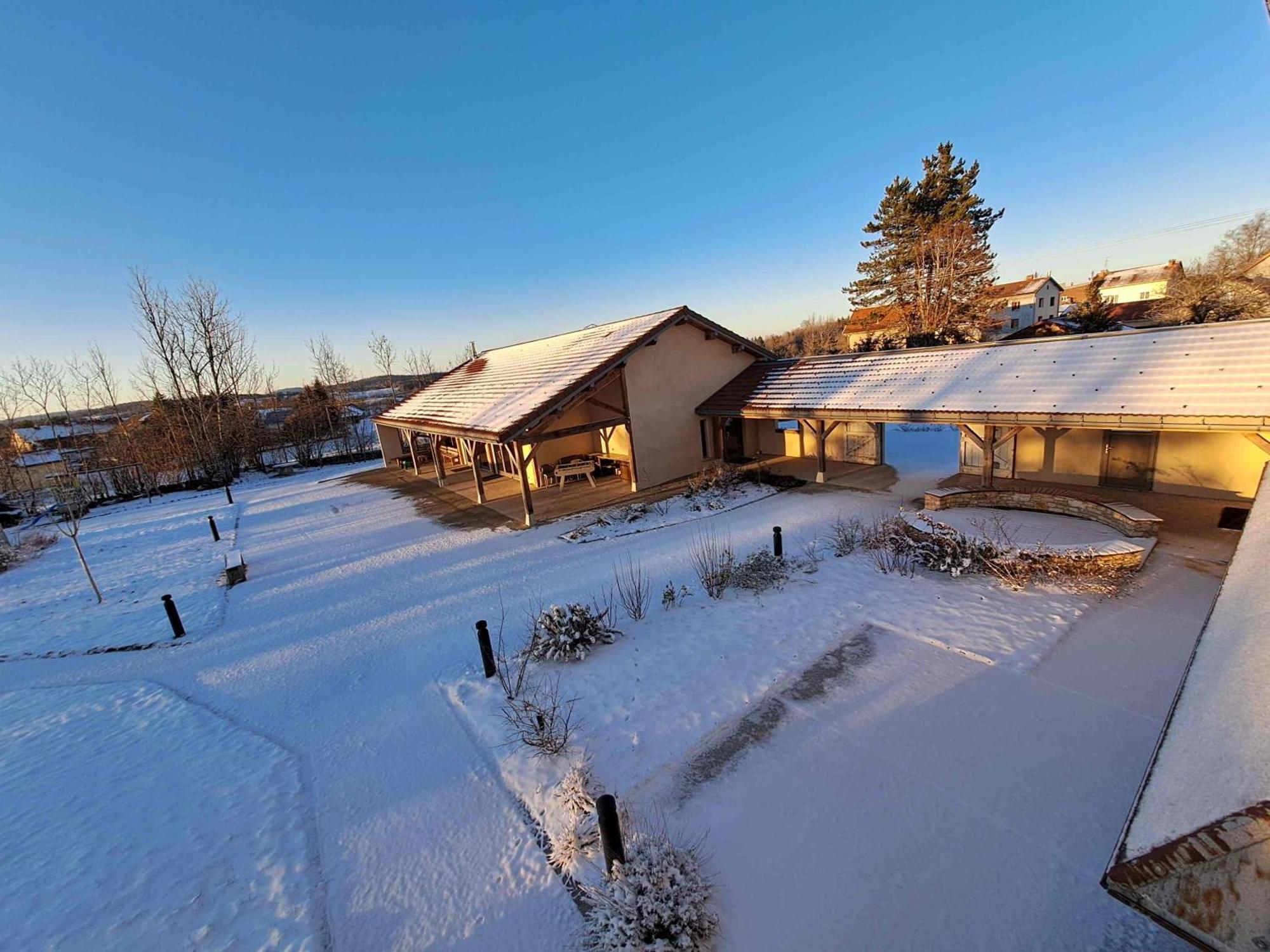 La Pause O Logis Hotel Saint-Laurent-du-Jura Buitenkant foto